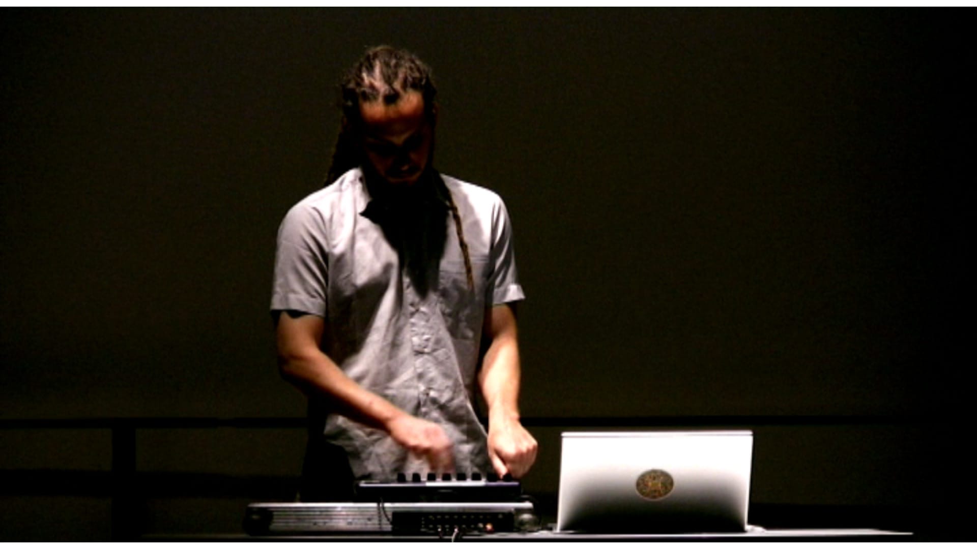 L' Hypothèse de l' Atome primitif sonore - Stelios Manousakis @ Avantgarde Tirol 2010